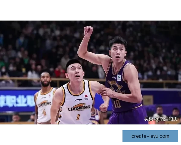 季后赛关键战上演绝地逆转明星球员爆发引领球队冲击总冠军荣耀